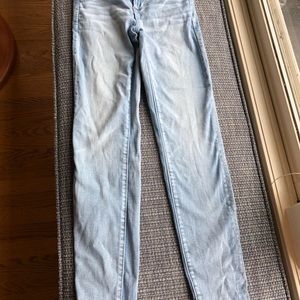 American Eagle blue jeans